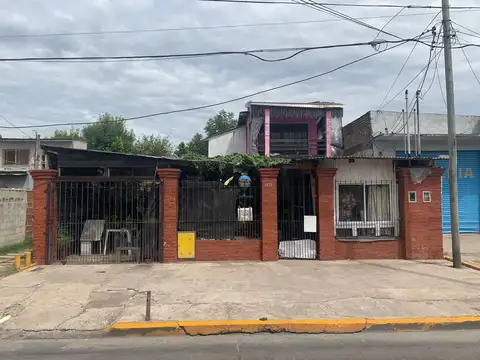 Casa en gra Lote Propio Hurlingham - 646 m2