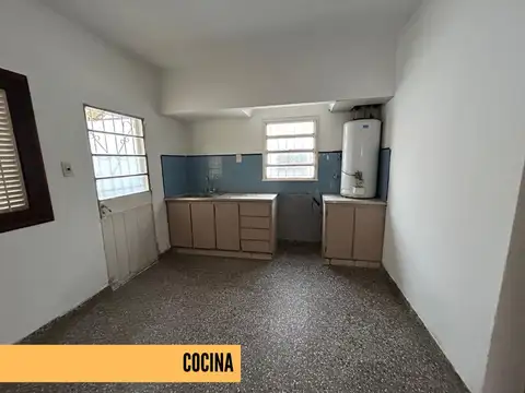 CASA EN VENTA | 1 DORMITORIO | MONTIEL 1000