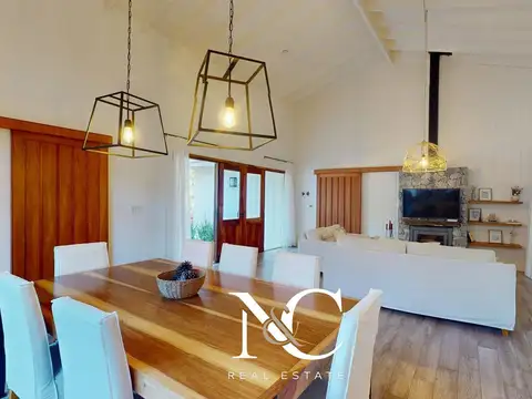 Casa 5 ambientes con 3 baños