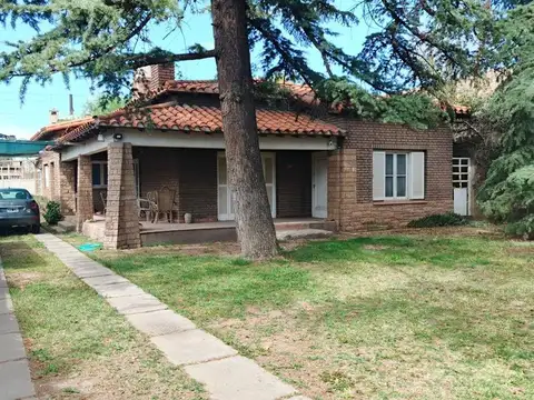 REMAX VENDIMIA VENDE CASA EN CHACRAS DE CORIA