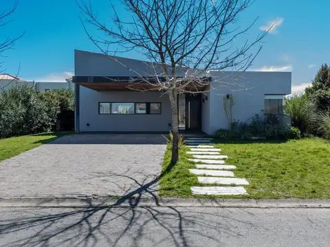 Casa en Venta 4 de Ambientes en Barrio Puertos, El Canto, Escobar, GBA Norte