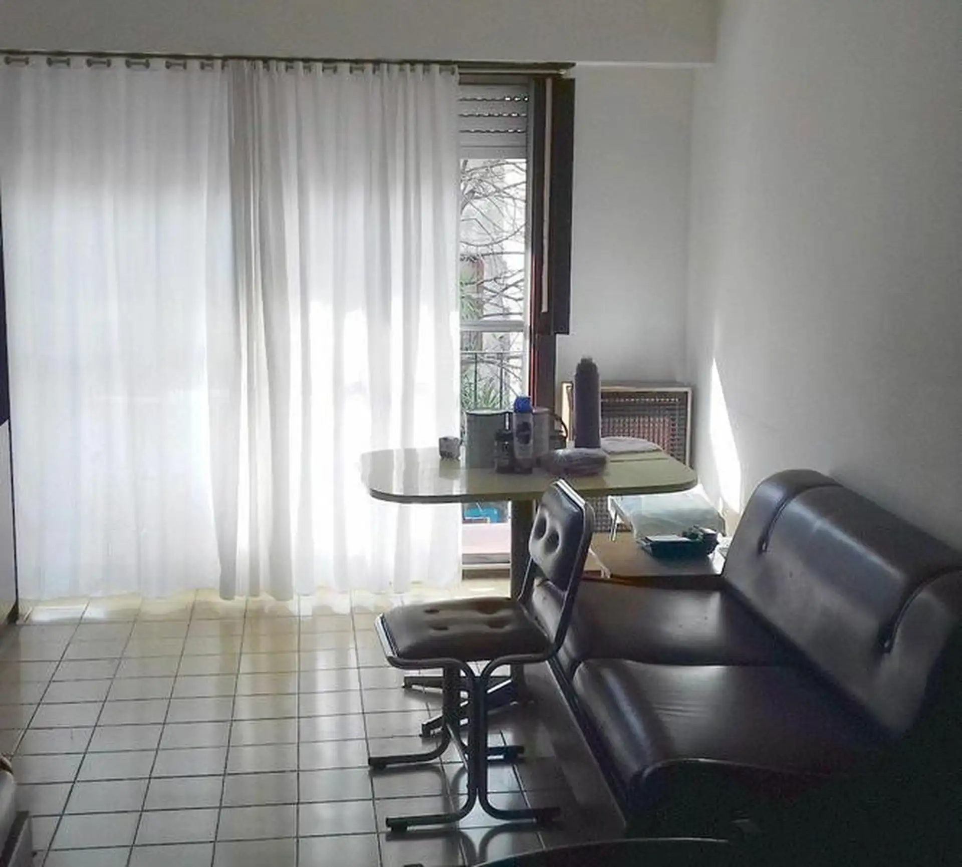Departamento de 2 ambientes a la calle con balcón