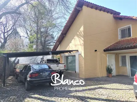 Casa en Venta con 6 cocheras