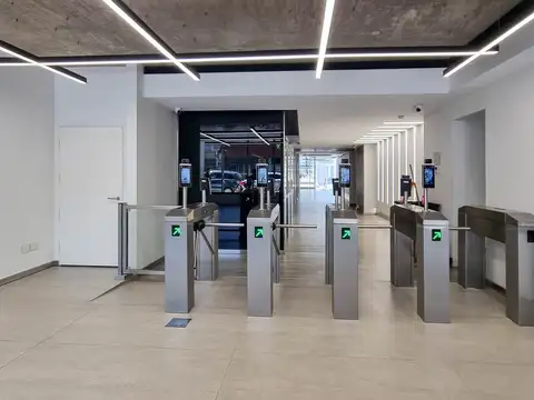 Oficina Monoambiente con 4 baños