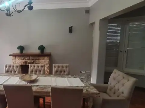 Casa en venta - 3 Dormitorios 1 Baño - Castelar