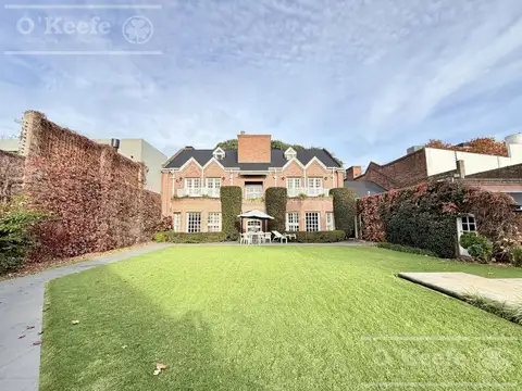 Casa en Venta con 6 cocheras