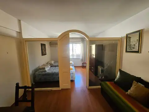 Monoambiente con terraza propia impecable 