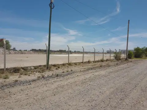 Predio en alquiler. Con garita de seguridad