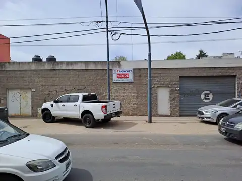 Local comercial sobre Ruta 8. RETASADO