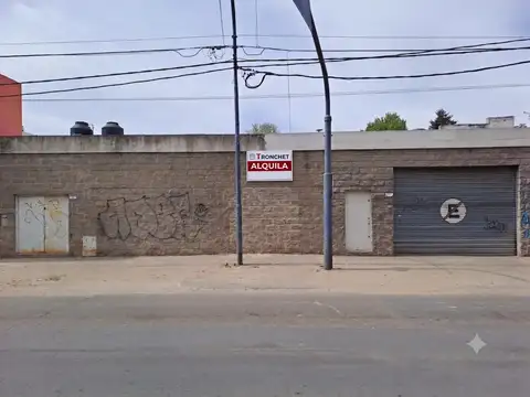ALQUILA. Local comercial sobre Ruta 8. Excelente ubicación. 