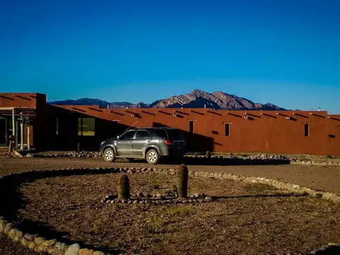 Hotel  en Mendoza sobre el Valle de Uspallata