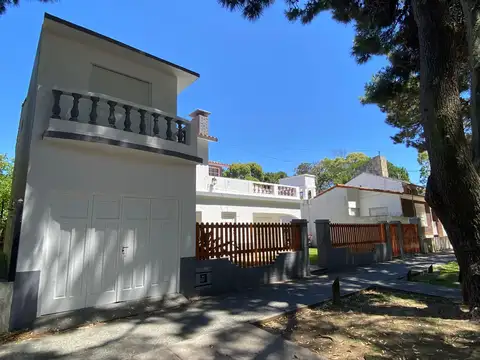 VENTA EN BLOCK - CHALET CON GARAJE + TRES DEPARTAMENTOS