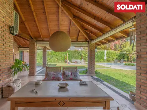 Casa 6 ambientes con 3 baños