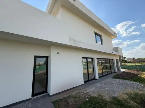 Casa en Venta al Este