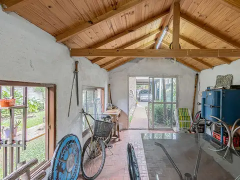 VENTA CASA 4 AMBIENTES JARDIN MORENO APTO CREDITO