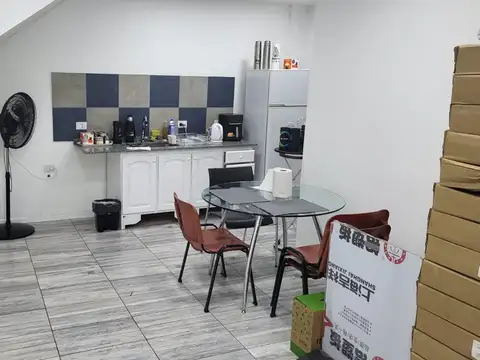 Oficina en Alquiler con 3 cocheras