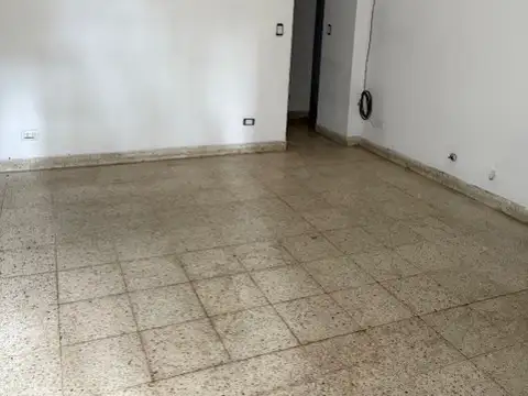 VENTA conjunto de inmuebles dos casas de dos dormitorios cochera y galpon