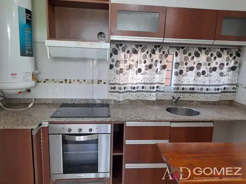 Departamento en Alquiler en Villa Ballester, $ 950.000