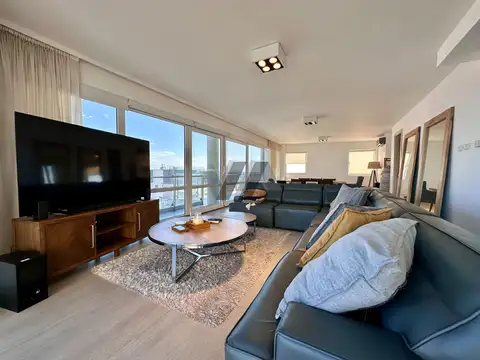 Departamento en Venta en Playa Grande, USD 850.000