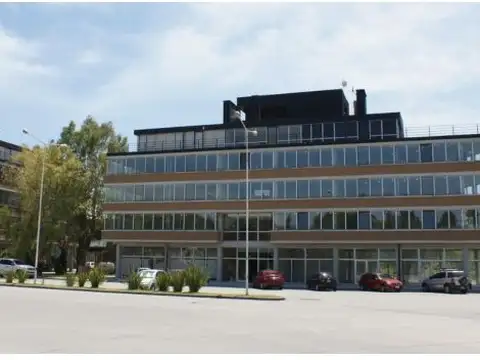 Alquiler de oficina  600 m2  un piso dentro del módulo 2 Pque. industrial De Buen Ayre .