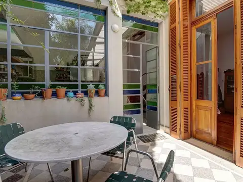 Casa 4 ambientes con 2 baños