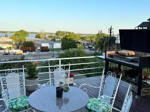 Alberdi, impresionante propiedad, con piscina y vista al Rio