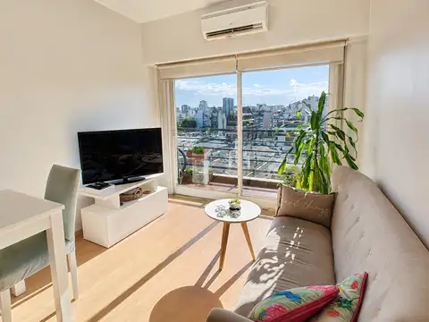 Excelente 2 Ambientes con Vista Abierta, Balcón y Mucha Luz, Almagro