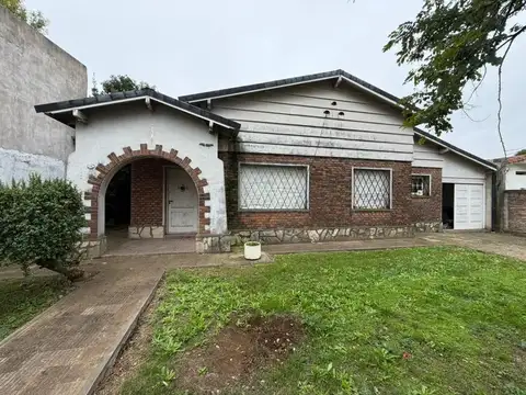 Venta Casa 4 Ambientes  Merlo