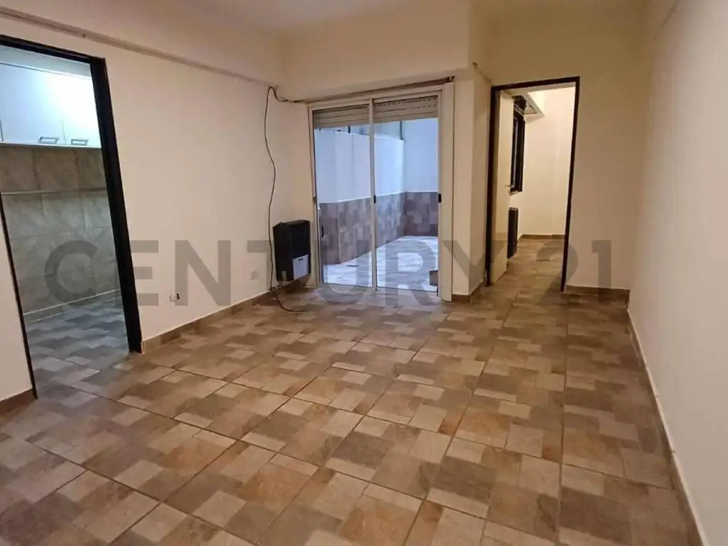 San Martin 3300, Piso 1