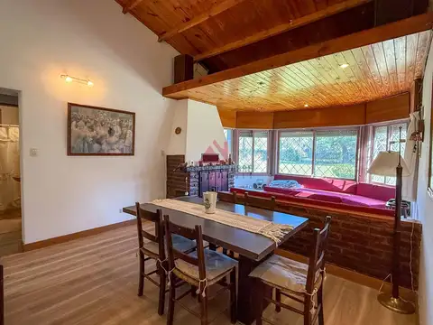 Casa 5 ambientes con 2 baños