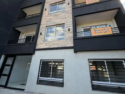 Departamento Dos Ambientes en Segundo Piso a Estrenar con Terraza Propia
