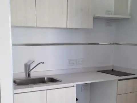 Monoambiente c/cochera en edificio "Paseo de la Cisterna"