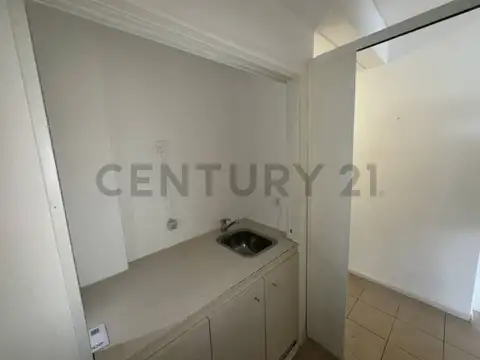 VENTA DEPARTAMENTO MONOAMBIENTE / OFICINA EN RECOLETA PISO ALTO APTO CREDITO