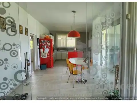 Casa 6 ambientes con 4 baños