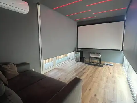 Casa en Venta con 4 cocheras