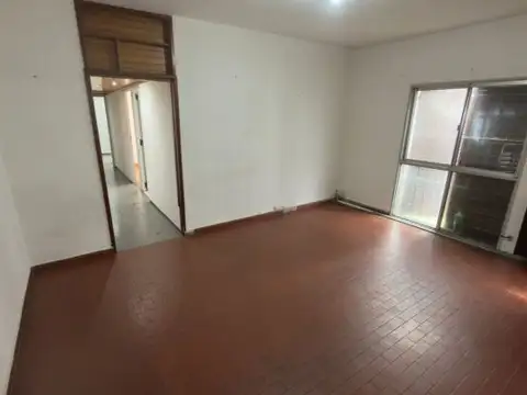 Las Flores 1600 , Piso 3