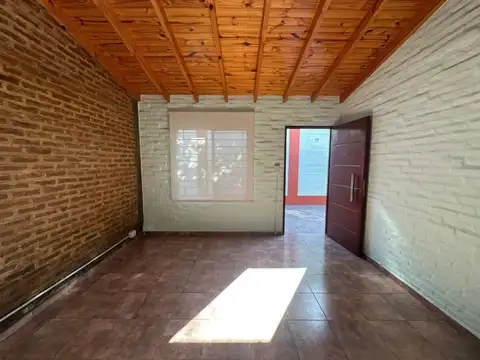 Depto Tipo Casa en Alquiler de 2 ambientes
