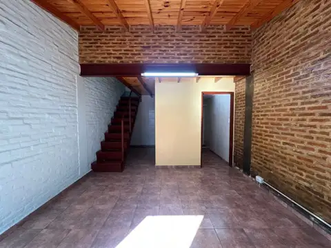 Depto Tipo Casa en Alquiler de 1 dormitorio