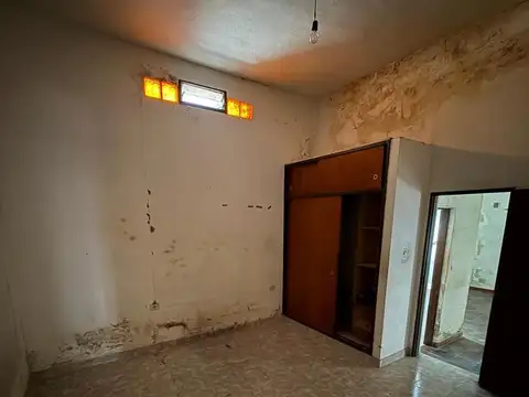 Casa 6 ambientes con 2 baños