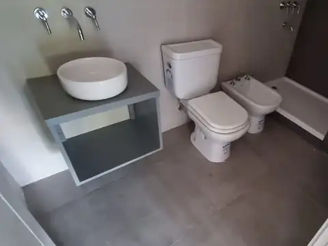 En Venta En El Palomar Departamento Monoambiente Con Balcon Corrido F: 8594