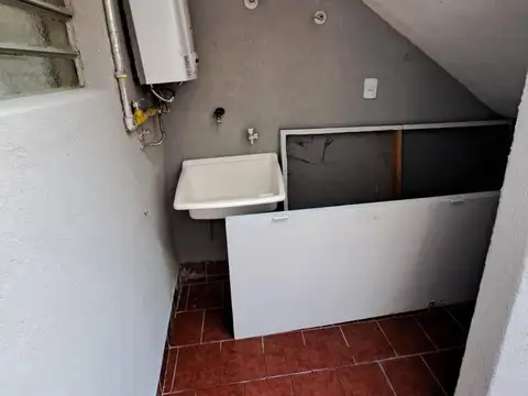 Depto Tipo Casa en Alquiler 50 años