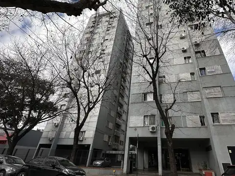 4 AMBIENTES LATERAL CON VISTA ABIERTA