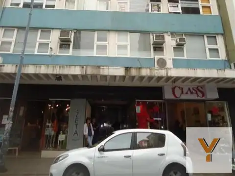 Rivadavia e/ San Luis y Córdoba
