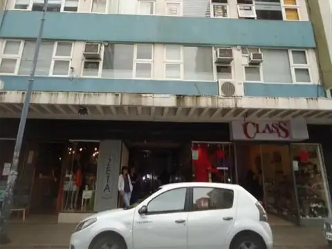 Rivadavia e/ San Luis y Córdoba