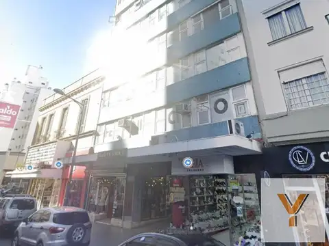 Rivadavia e/ San Luis y Córdoba