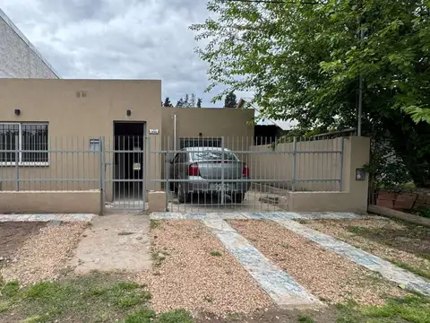 VENTA CASA 4 AMBIENTES CON QUINCHO LAVADERO LUJAN