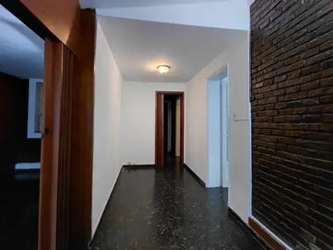 Casa en Alquiler con 1 cochera