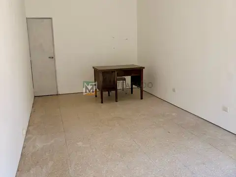 Local en Alquiler Via Púb.