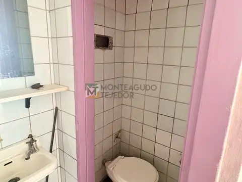 Local en Alquiler en Coghlan, $ 450.000