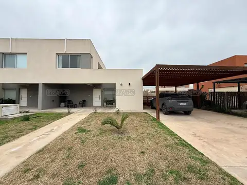 Casa  en Alquiler en Casas de Santa Guadalupe, Casas del Este, Pilar del Este